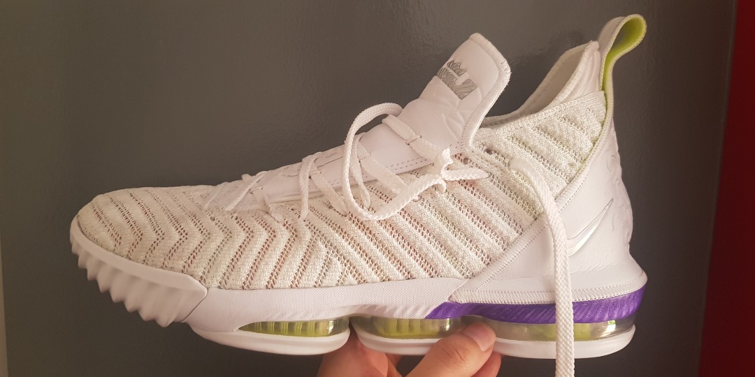 Lebron 15 hot sale buzz lightyear