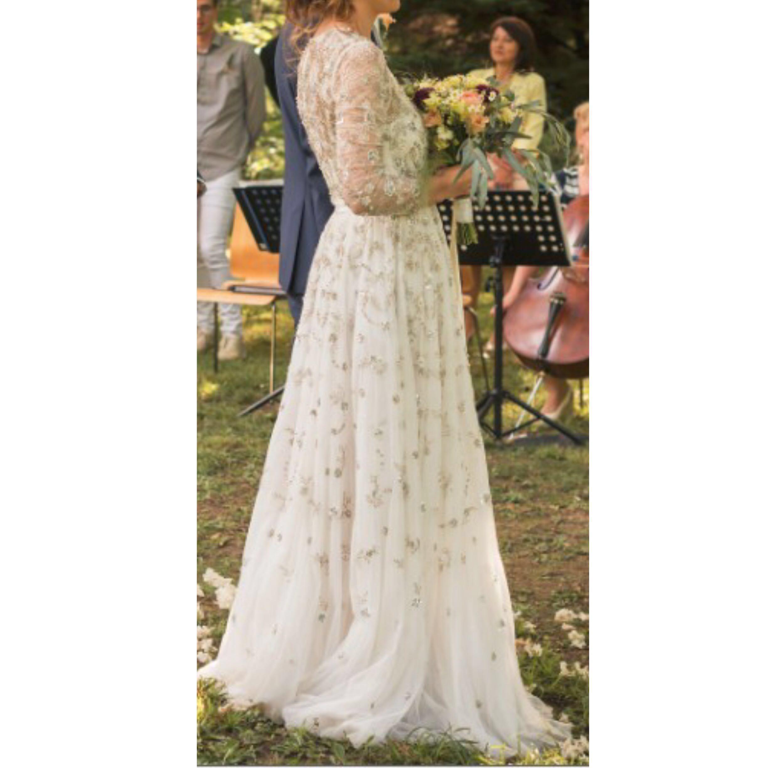 Needle and hotsell thread astral gown