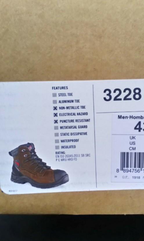RED WING safety shoe 3228, Men's Fashion, Footwear, Boots on Carousell
