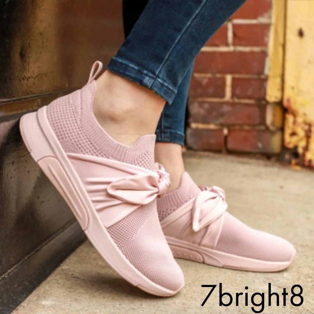Modern jogger skechers sales
