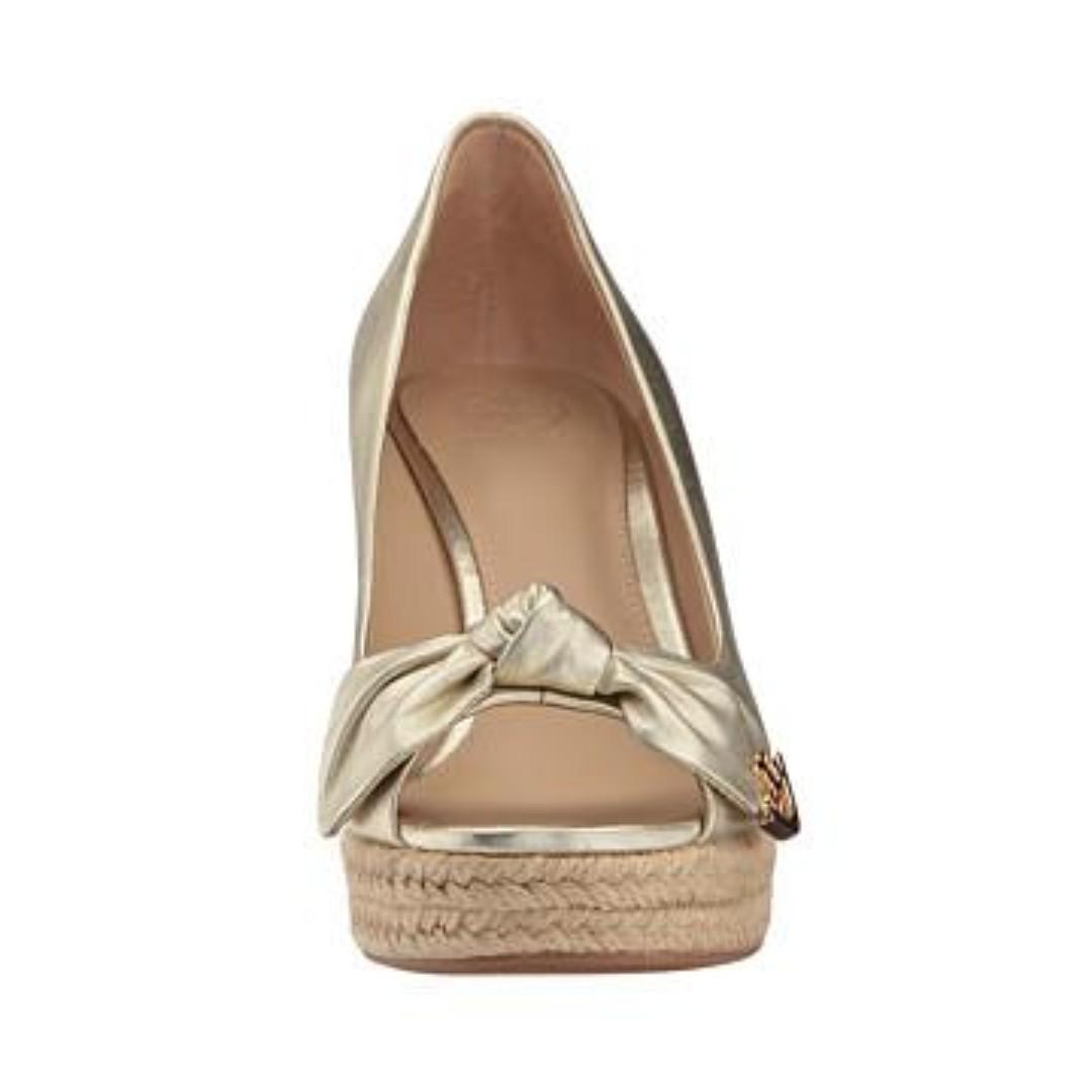 TORY BURCH DORY 85MM WEDGE ESPADRILLE (SPARK GOLD), Women's Fashion,  Footwear, Heels on Carousell