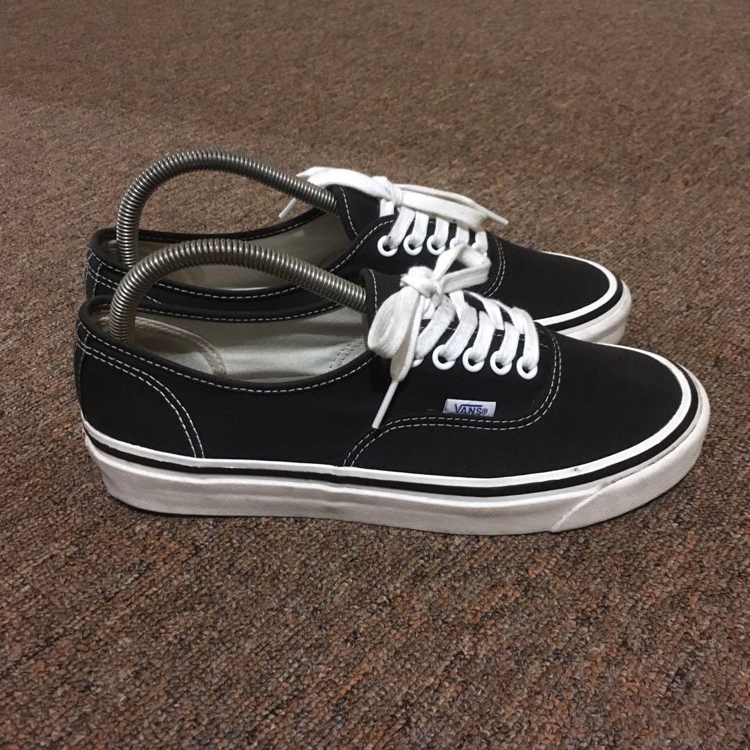 vans authentic anaheim black white