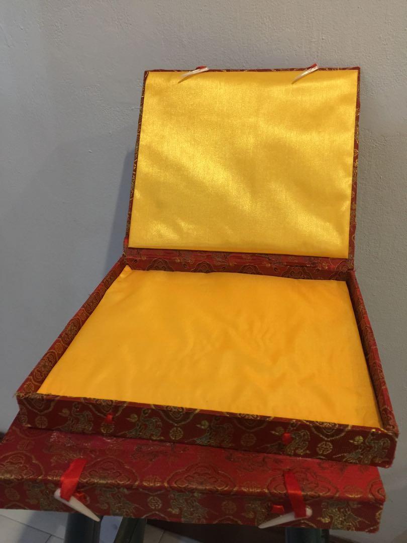 2 Empty Gift Boxes (Category: Everything Else) located in Singapore. Submitted by tulip.blooming (Listing ID 224013317, Image 2). Description: .