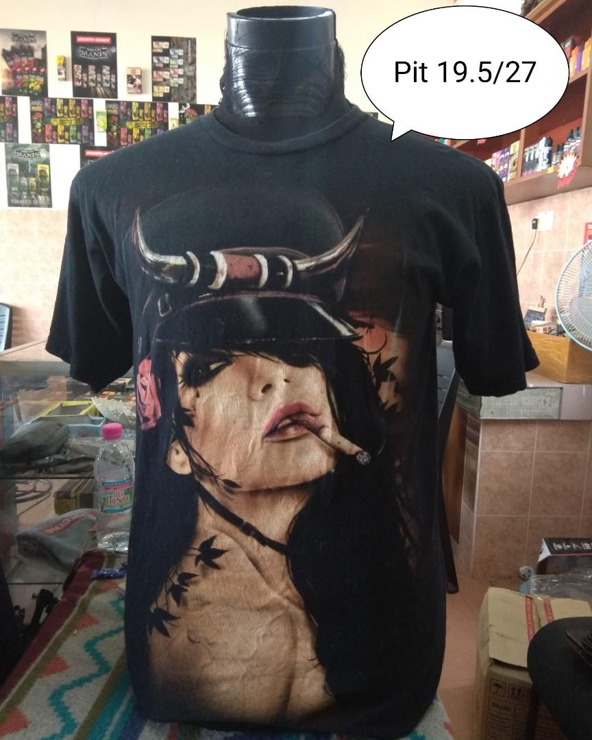 Awek hisap Rokok Suria, Men's Fashion, Tops & Sets, Tshirts & Polo