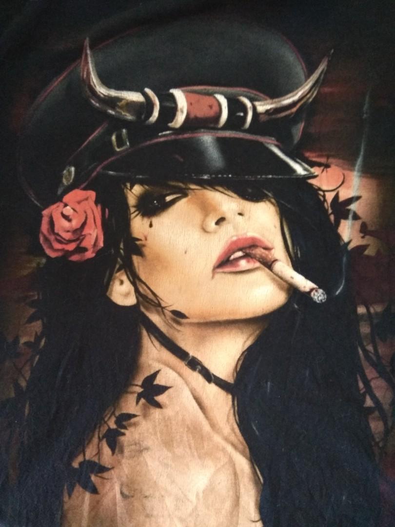 Awek hisap Rokok Suria, Men's Fashion, Tops & Sets, Tshirts & Polo