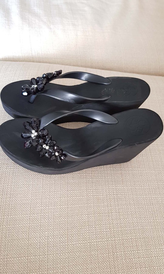 bcbg black sandals