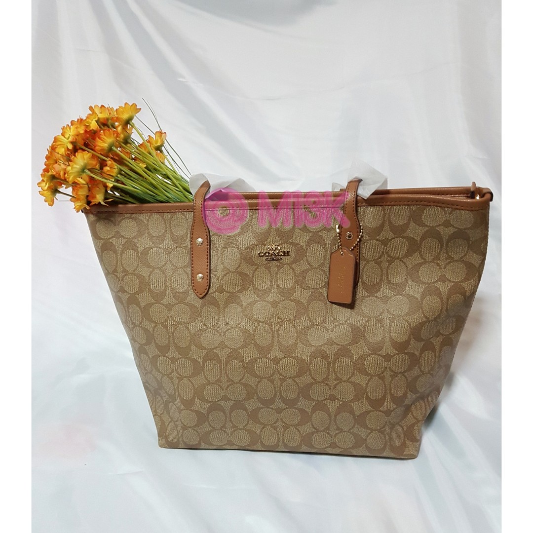 Coach City Zip Tote In Signature Gold Khaki Saddle 243 Luxury Bags Wallets On Carousell