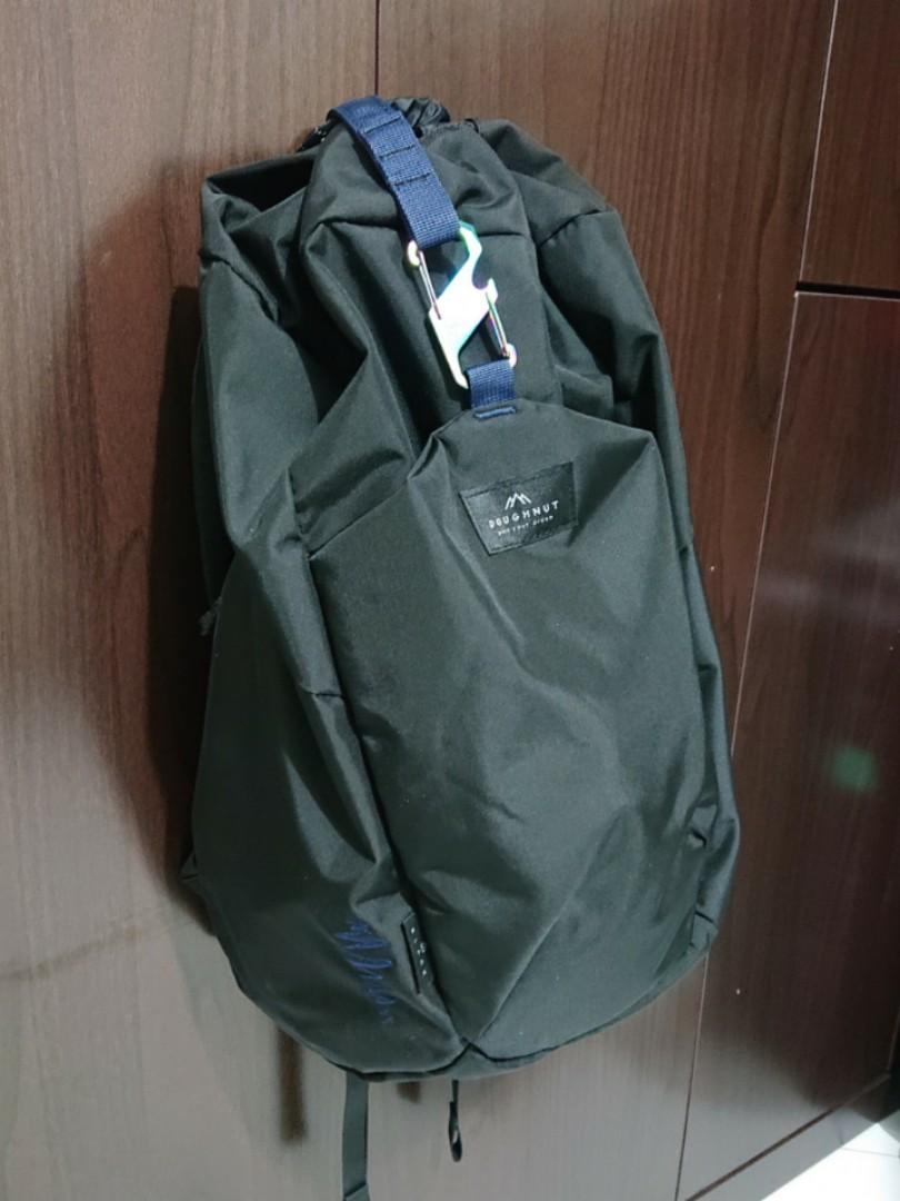 doughnut flash on captain backpack