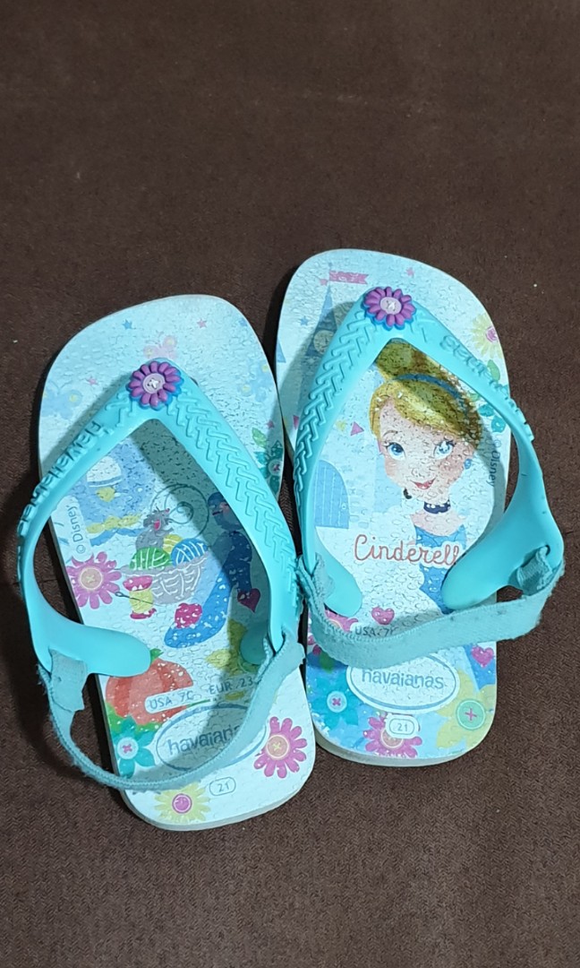 havaianas cinderella flip flops