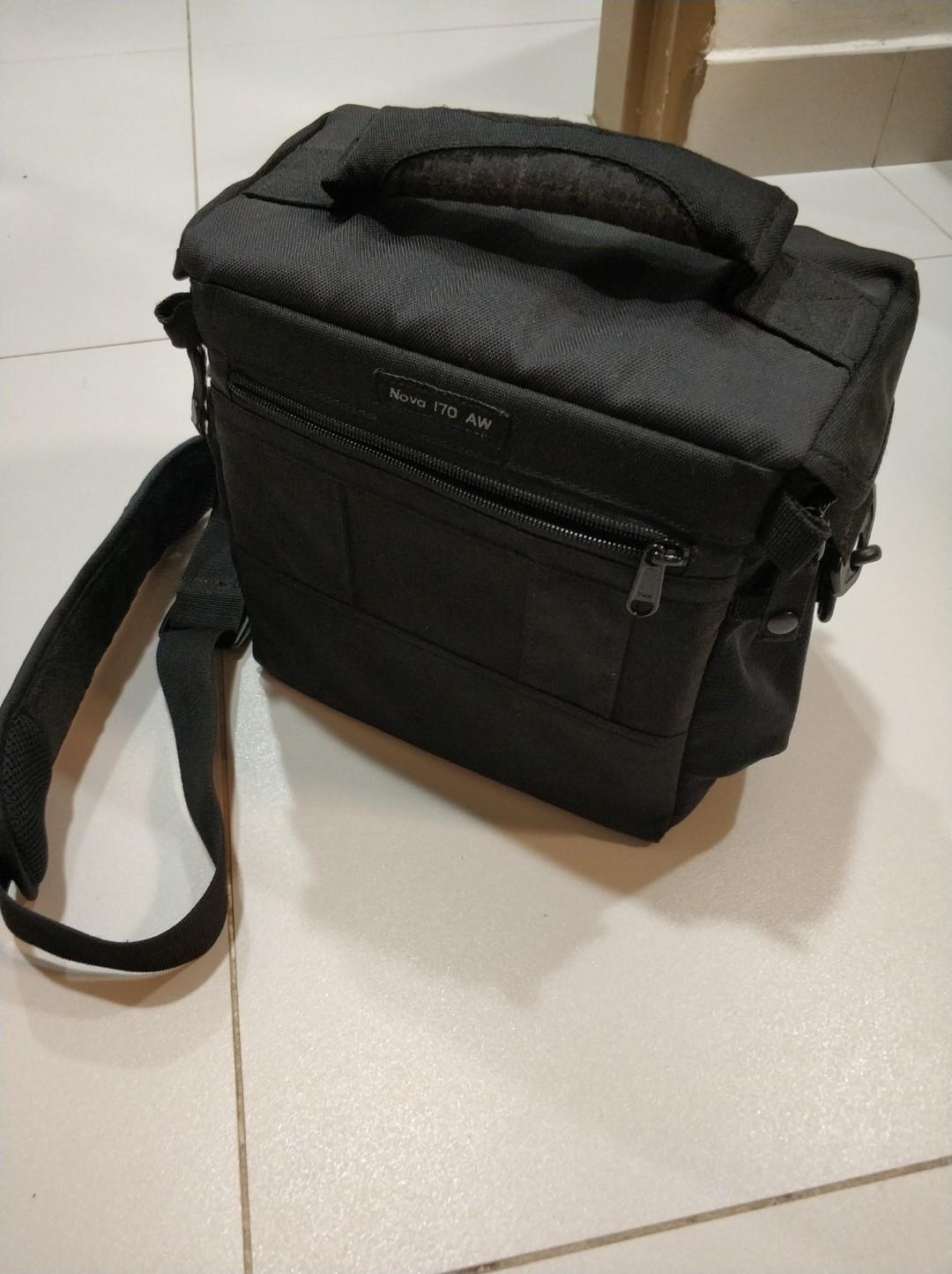 Lowepro Nova 170 AW camera bag