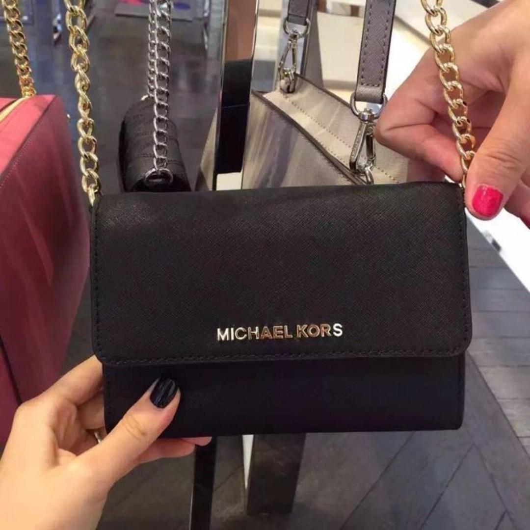 michael kors smartphone crossbody