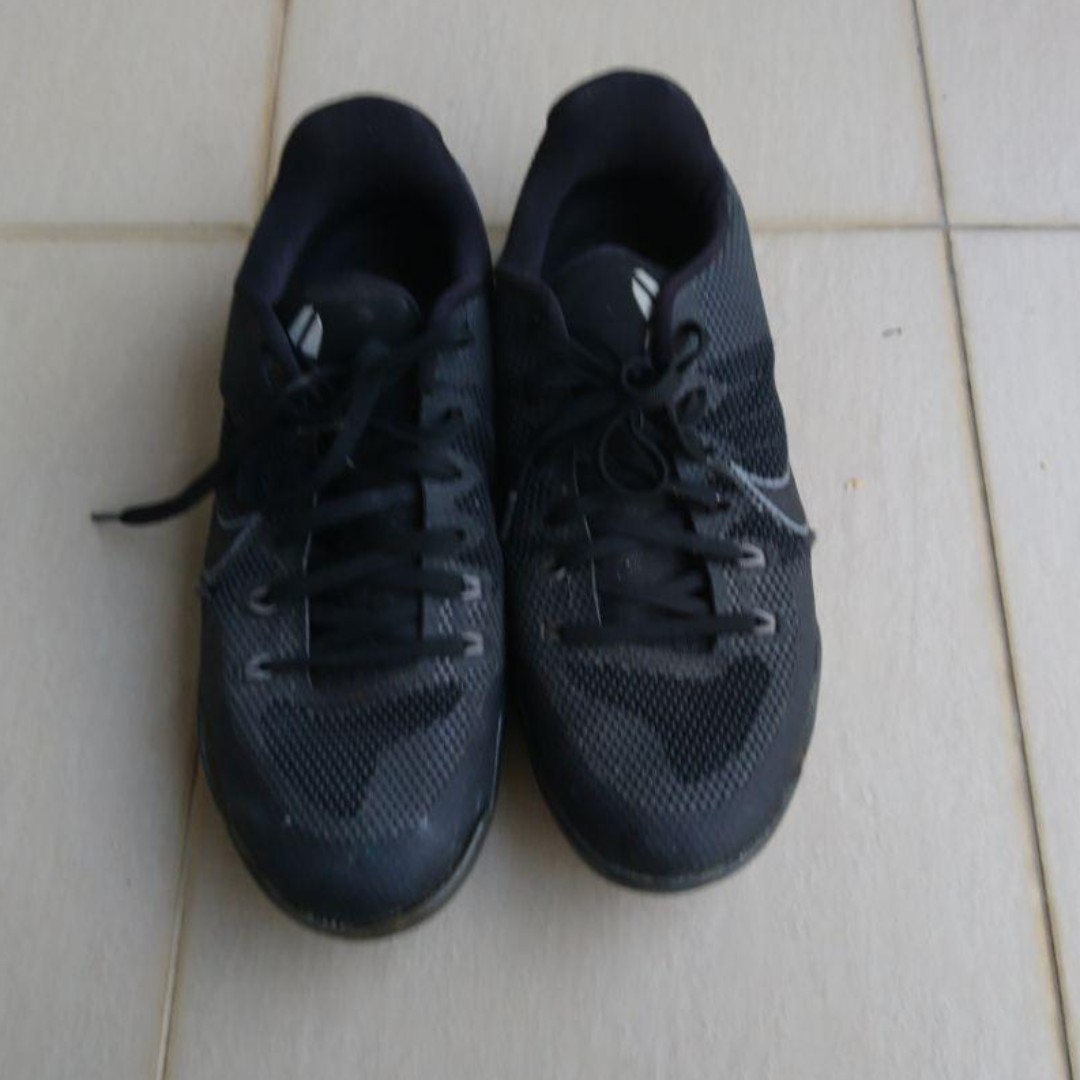 kobe 11 triple black