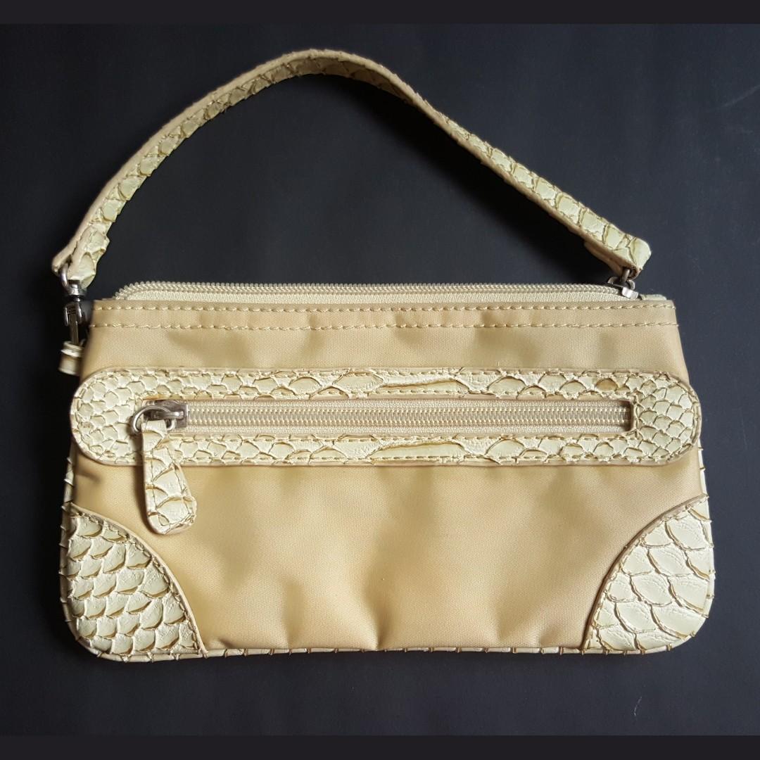 Perlini wristlet purse wallet