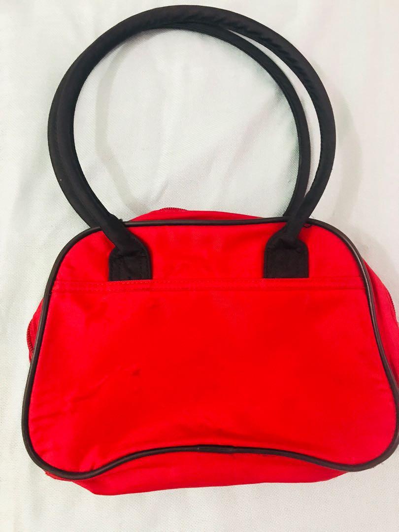 Puma grip bag (Category: Cross-body Bags) located in Manila. Submitted by discofuture (Listing ID 223992958, Image 3). Description: Items are stored in a pet free and smoke free environment Shipping is via fastrack Price + shipping fee unless purchase is P1k above Payment via BPI / Paypal + 6% ff / Landbank PUMA 90s grip bag, vintage and authentic selling very low can be used as a shoulder bag please see photos for condition of the bag.