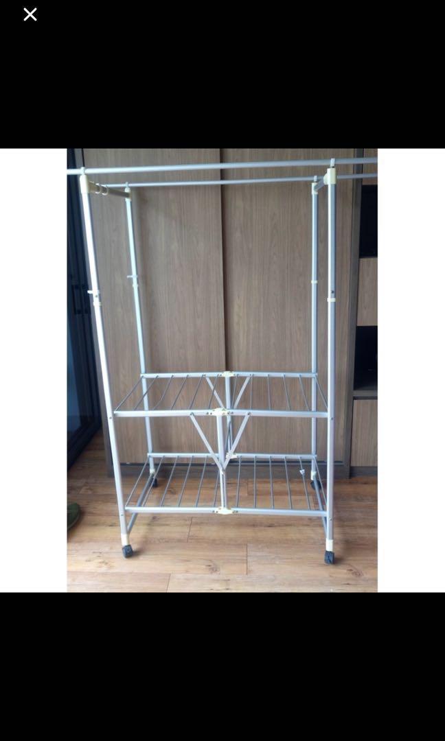 Roman clothes rack