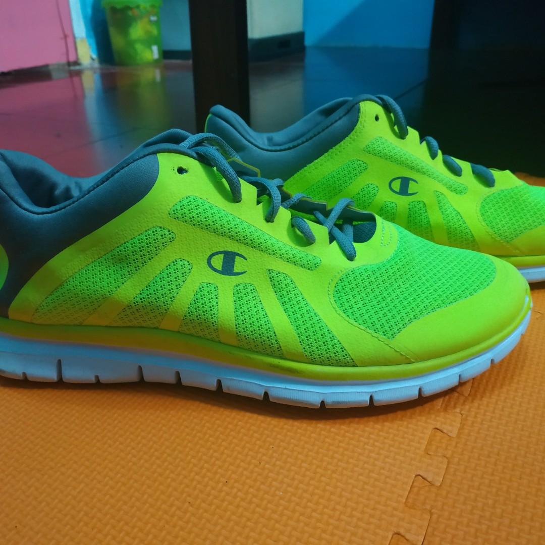Sepatu champion running Clearance