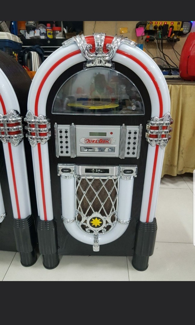 SIGNIFY Jukebox with Turntable (with Bluetooth, CD player, FM, USB