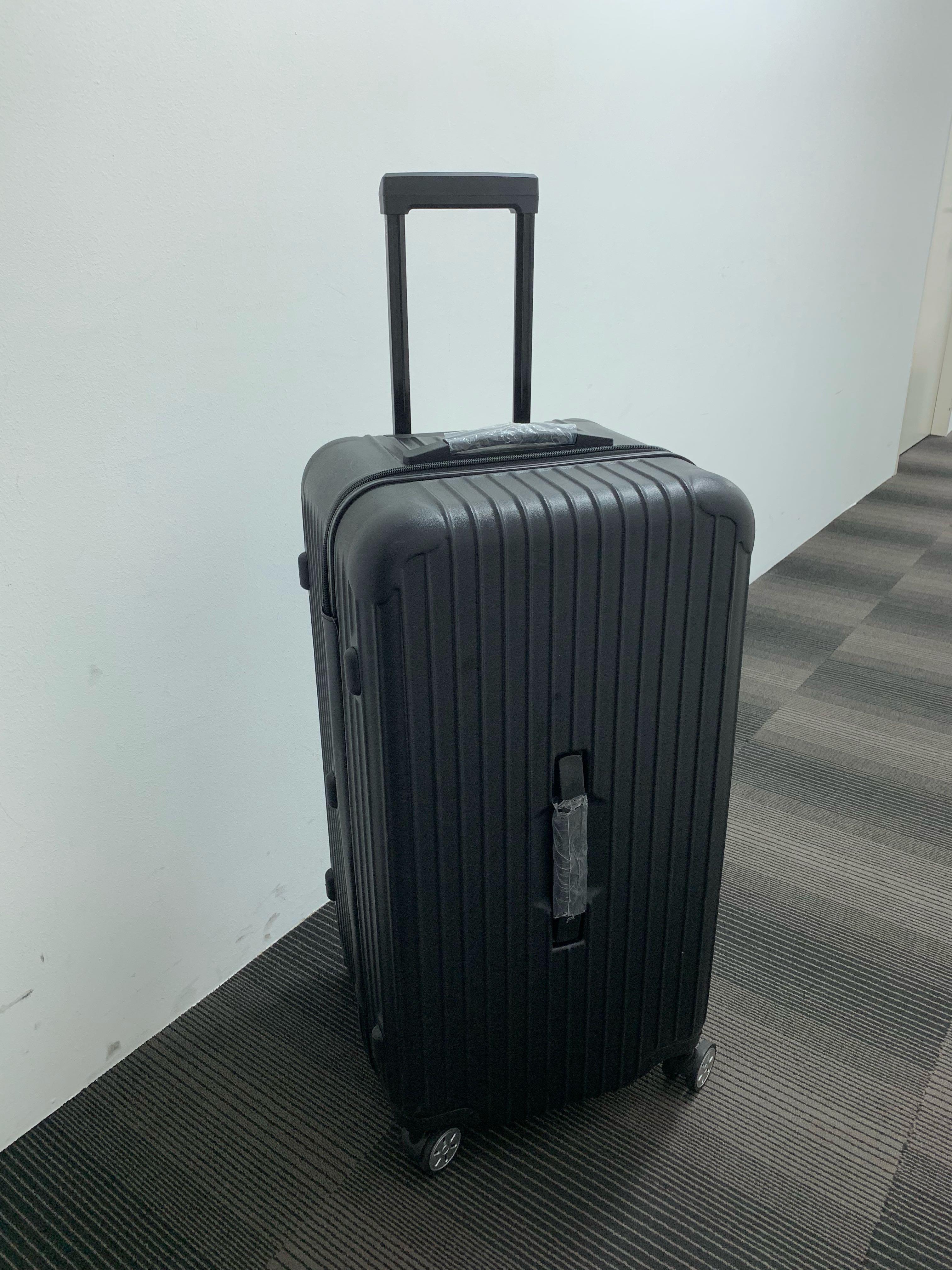 Square luggage bag shop