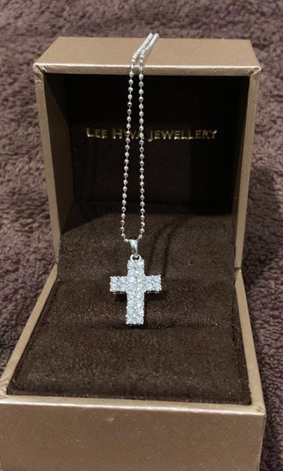 Lee hwa cross pendant new arrivals