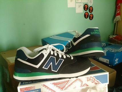 Original new balance Nike Adidas kaws reebok vans supreme vintage