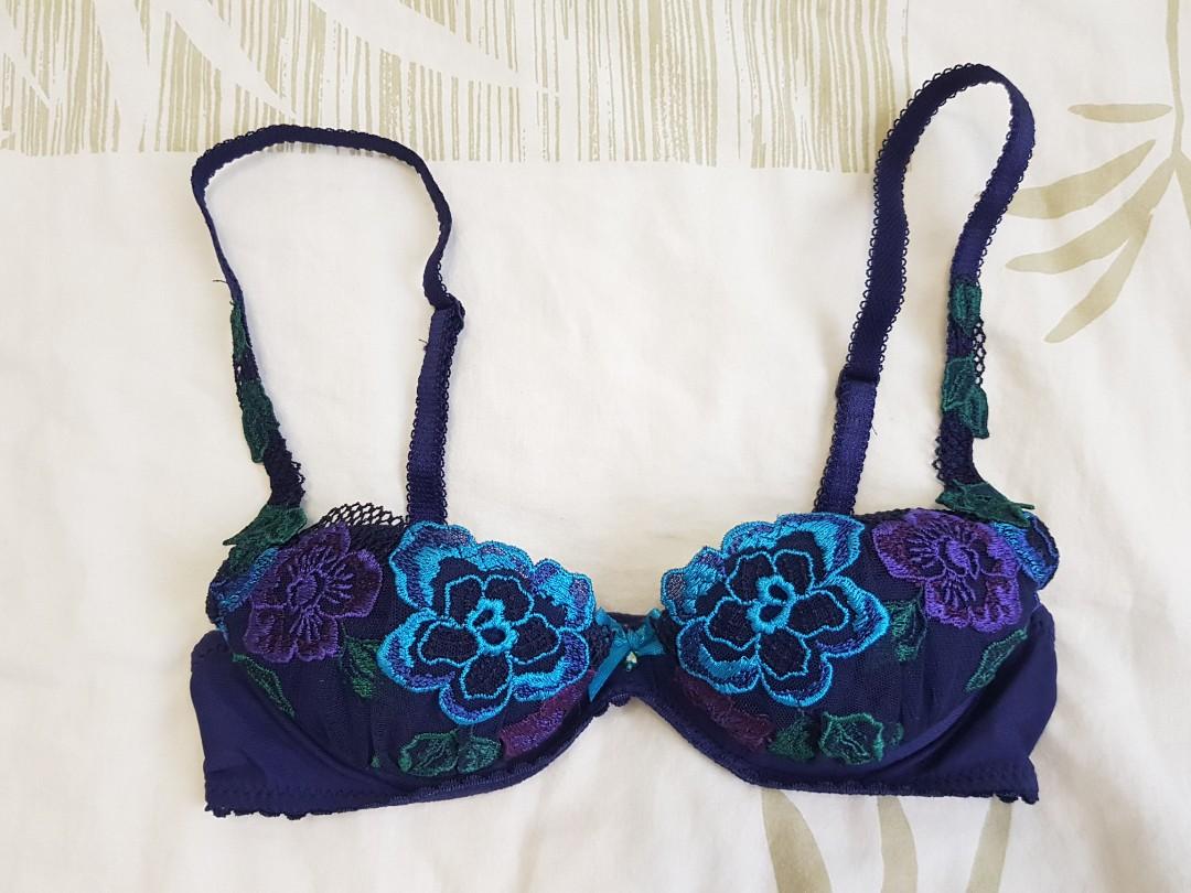 32AA/70AA Samantha Bra - Petite Ladies Lingerie  Navy Blue Floral Lace  Wired Bra, Women's Fashion, New Undergarments & Loungewear on Carousell