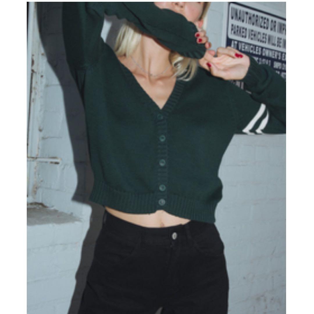 BM Brandy Melville Billie Sweater Green EndgameyourExcess Women s Fashion Tops Other Tops on Carousell