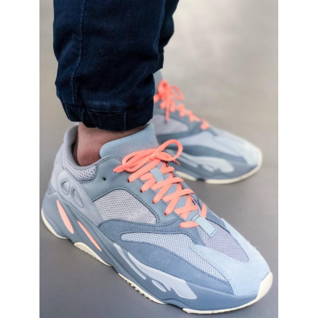 laces yeezy 700