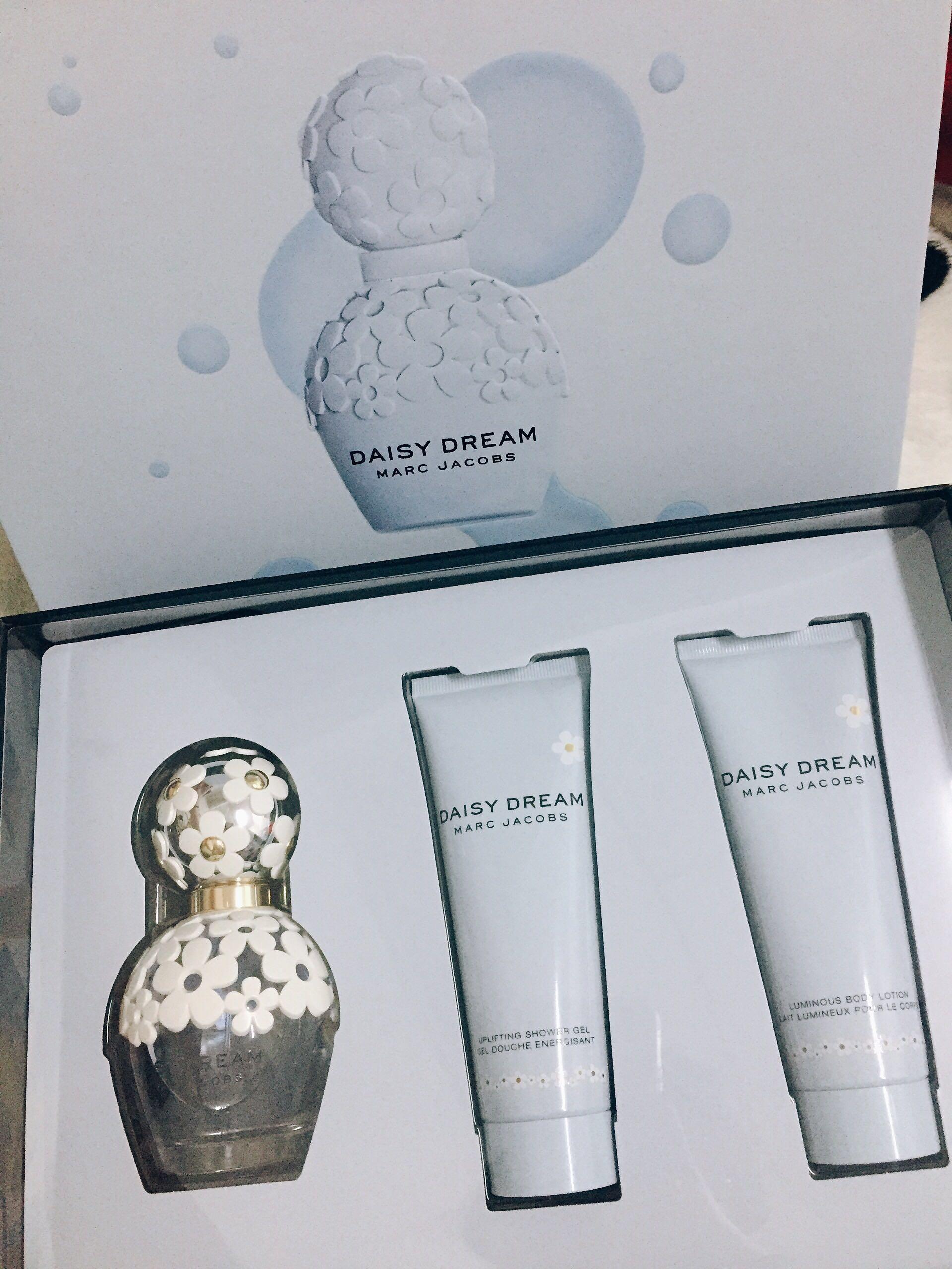 Marc jacobs daisy shower gel hotsell