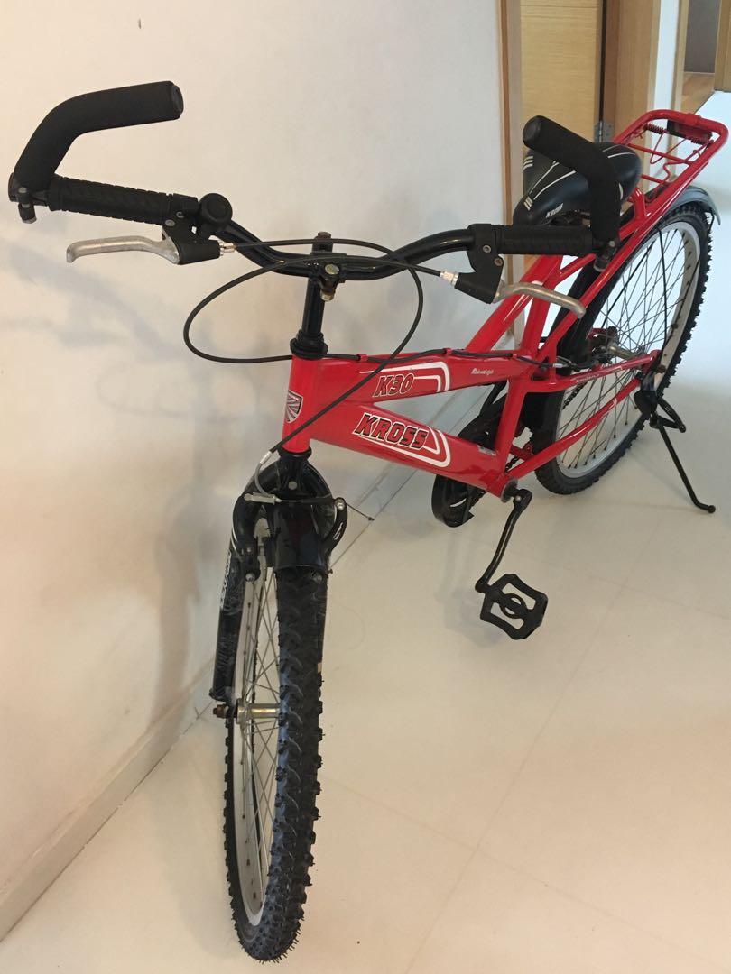 New but unused Kross K30 bicycle. Tyres need to be inflated. Chain