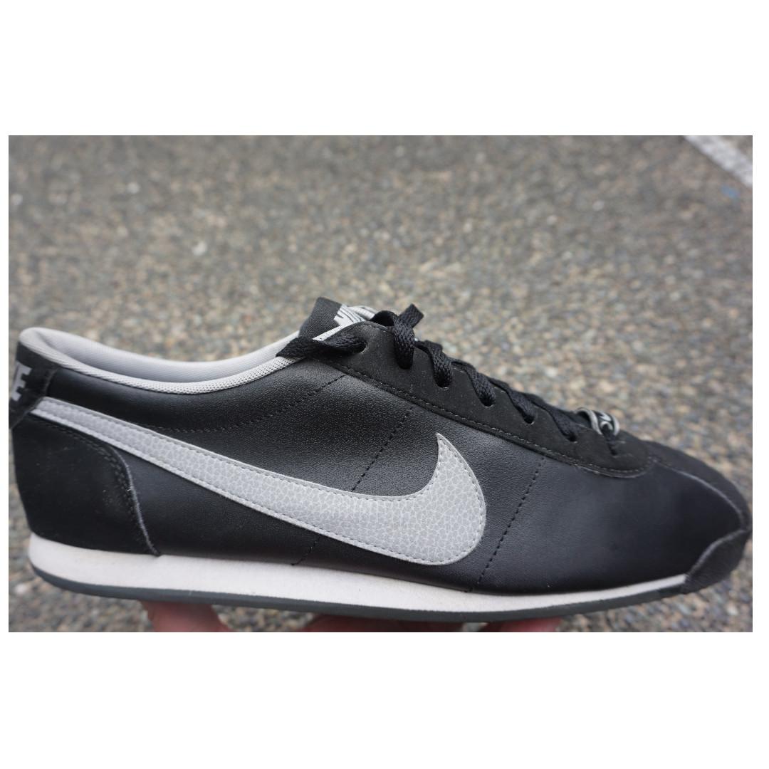 Nike Riviera Shoes Sneakers (Category: Sneakers) located in Makati City. Submitted by luthienbabe (Listing ID 224278557, Image 1). Description: Nike Riviera Black Leather In great condition. Comes with box. RFS: No longer used. Payment: BPI, Meet ups, Palawan Express Please ask all questions as I don't accept cancellations and returns. No rush shipping. Item will be ship out 1-2 days after payment. Delays are not fault of the seller but I will he