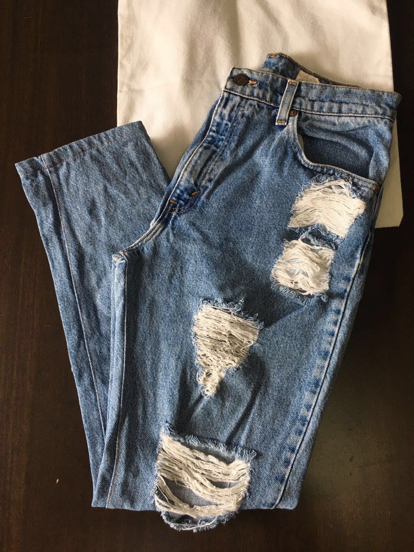 levi's high rise mom jeans