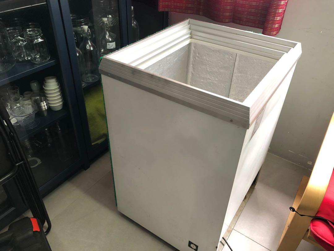 Second hand Chest Freezer Glass Sliding Door, 電視及其他電器 , 廚房用具, 酒窖及存倉