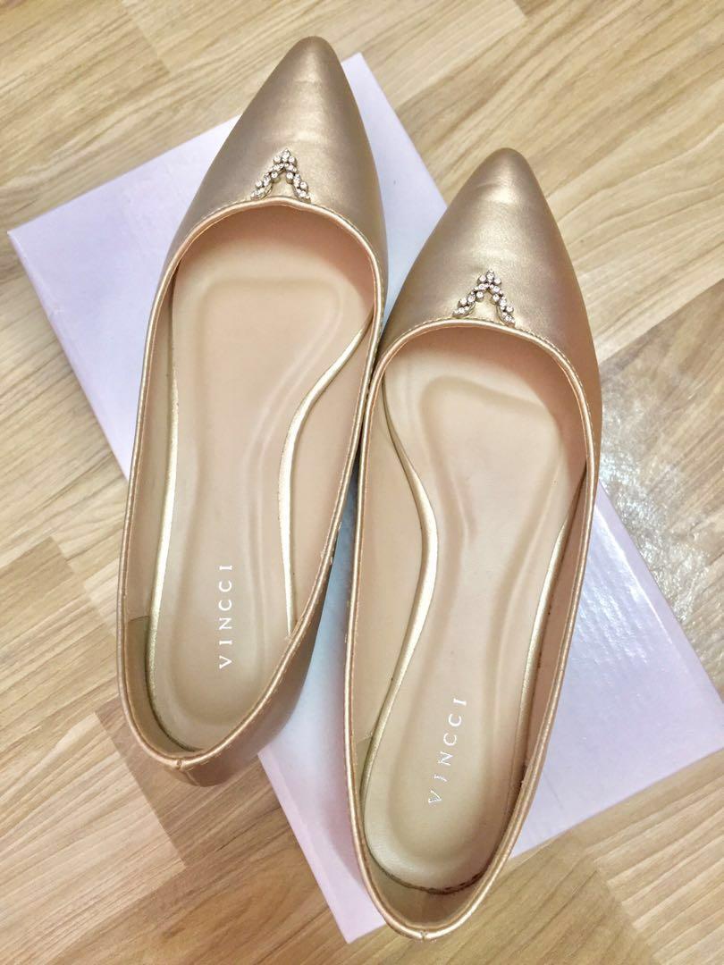 Vincci Shoes, Women's Fashion, Footwear, Flats on Carousell