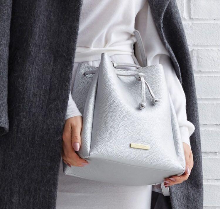 Katie loxton 2025 chloe bucket bag