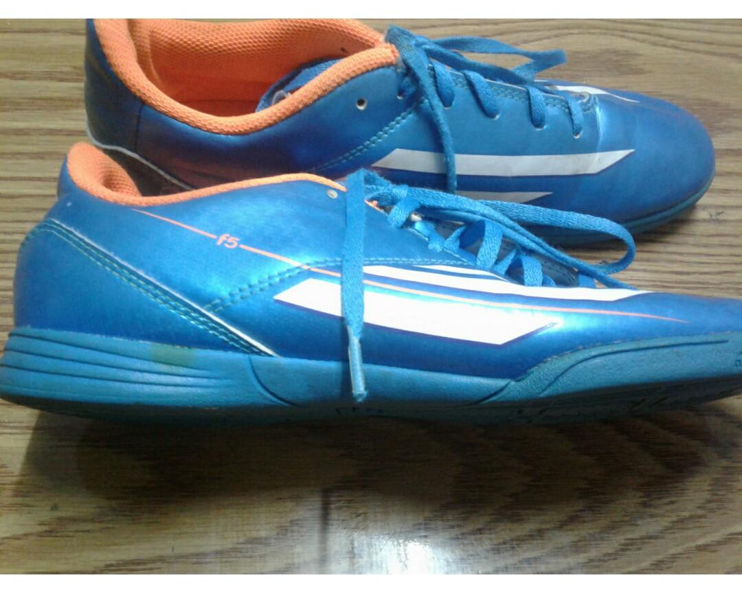 Adidas f5 biru top