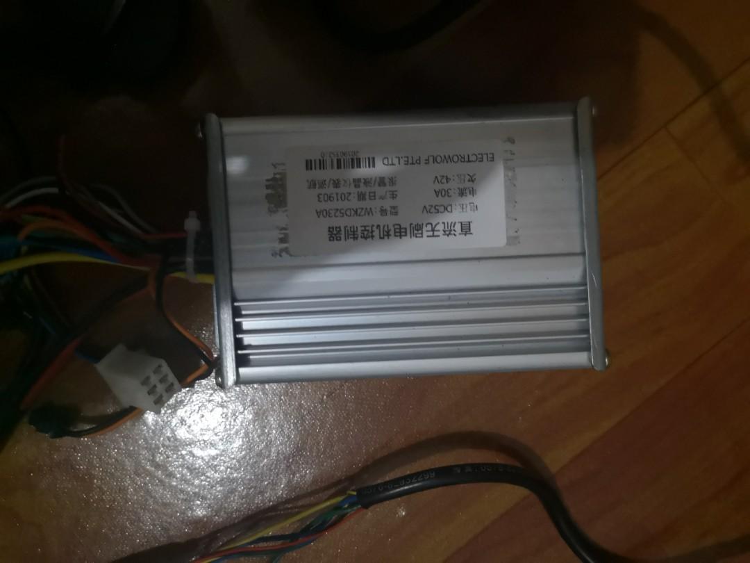 Controller 30a (Category: E-Scooters & E-Bikes) located in Singapore. Submitted by vaporguy (Listing ID 224300603, Image 3). Description: Selling 52v 30a controller - $60 Wuxing brand new -$15 52v lcd - $40 36v 350 geared motor - $70 Take all for $150 Previously used on my fiido 60v Can run up to 44km/hr Reason for selling. Upgraded to 1.5k motor and yyk 50a..