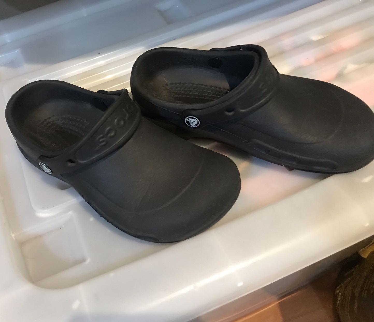 Crocs Bistro Clogs For Kitchen On Carousell