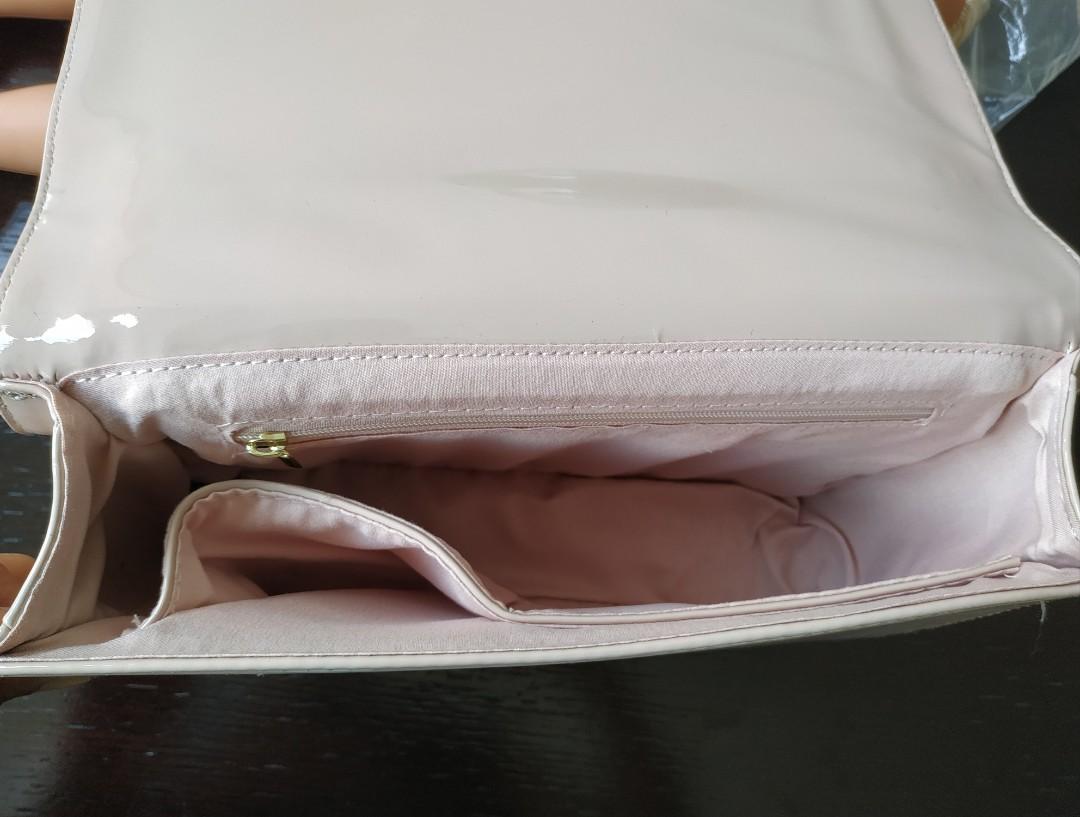 Dorothy Perkins sling bag Women s Fashion Bags Wallets Cross body Bags on Carousell