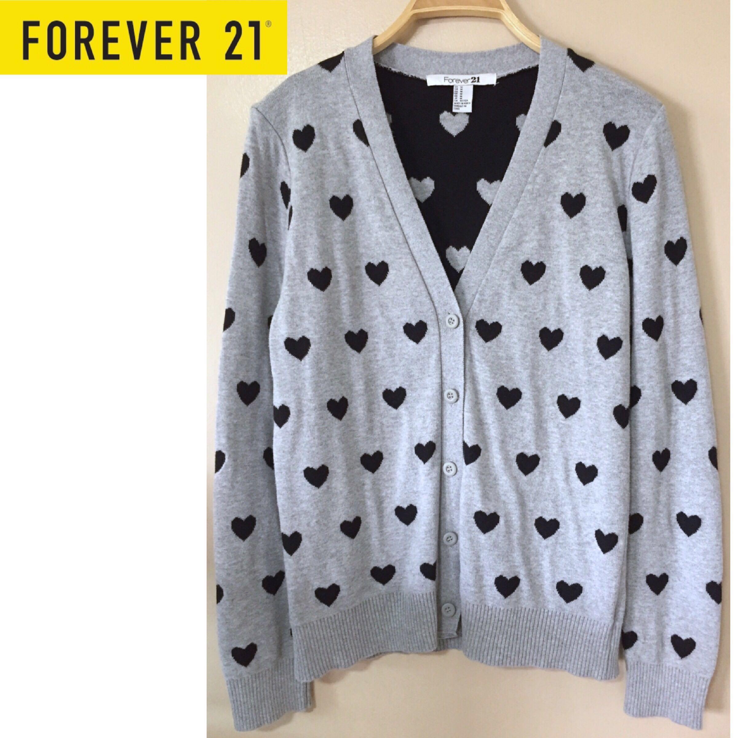 F21 GREY HEART V NECK BUTTON FRONT CARDIGAN SWEATER FOREVER 21 Size M Fits Size M L UK 10 12 Women s Fashion Tops Other Tops on Carousell