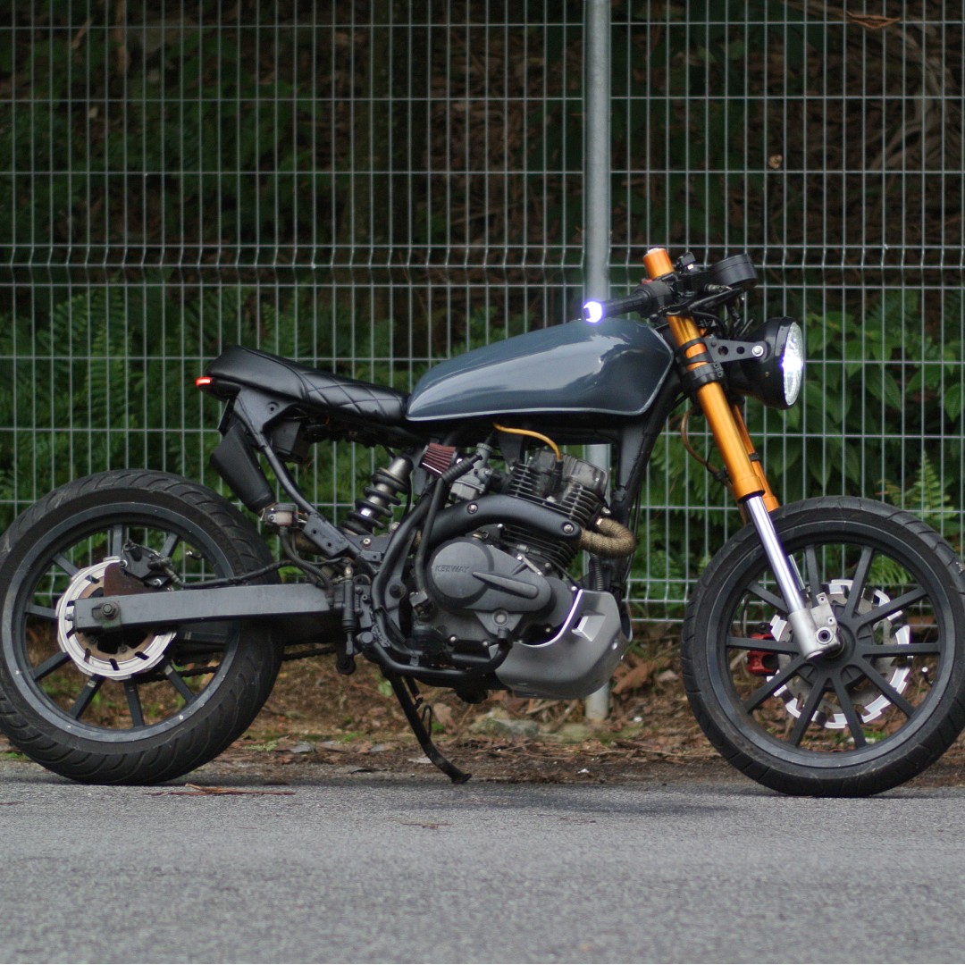 Keeway 200 sales cafe racer