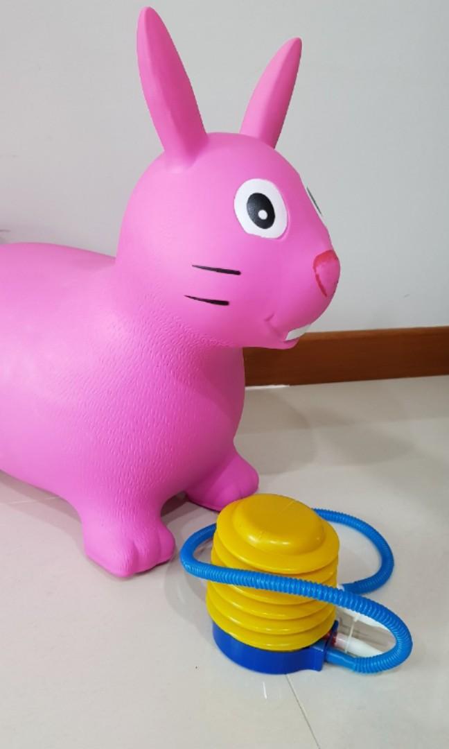 Rabbit space discount hopper