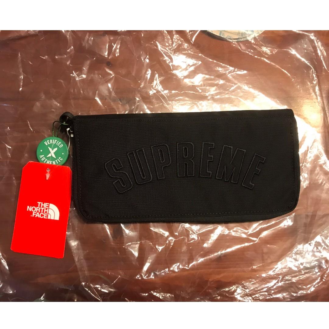 supreme the north face arc logo organizer