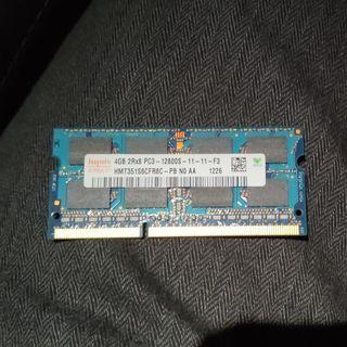2x 4GB DDR3 RAM (= total of 8GB RAM)