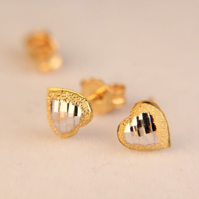 916 Gold Earrings Women S Fashion Jewelry Organisers Earrings On Carousell