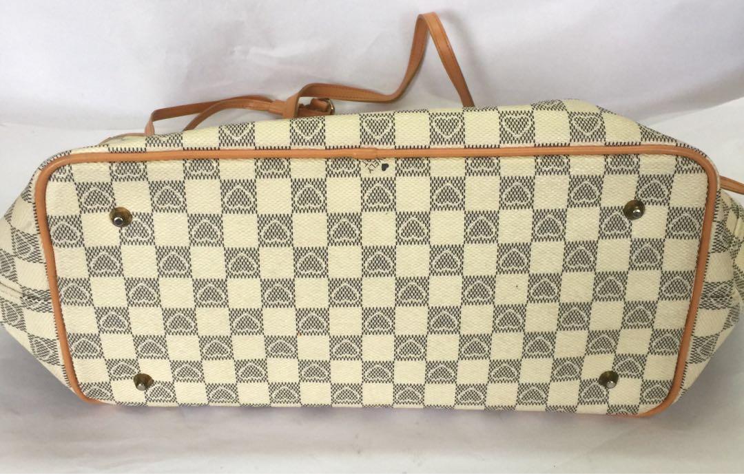 Lovely heart bag cheap price