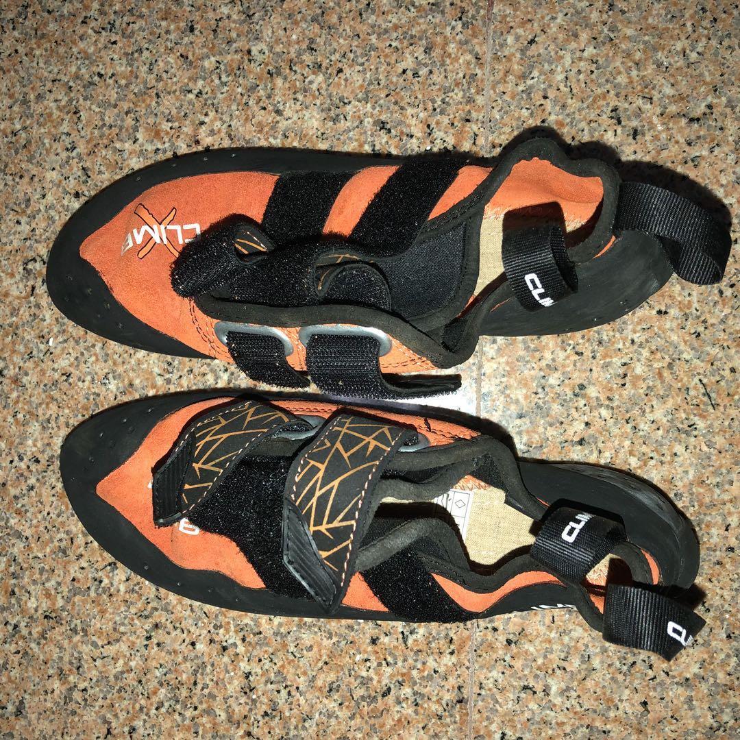 rave sports shoes