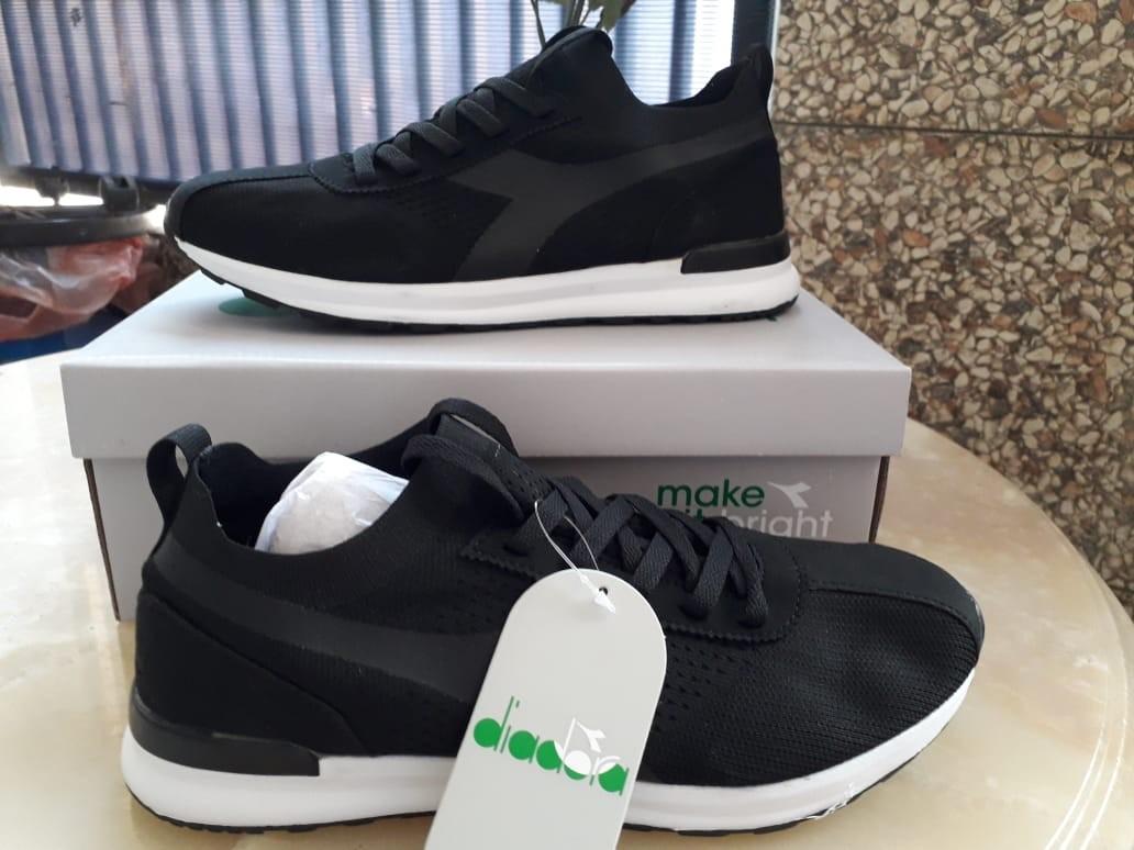 Flash Sale Sepatu Diadora Running Lari Size 43 Cowok New Bnib Murah Original Warna Hitam Murah Fesyen Pria Sepatu Sneakers Di Carousell