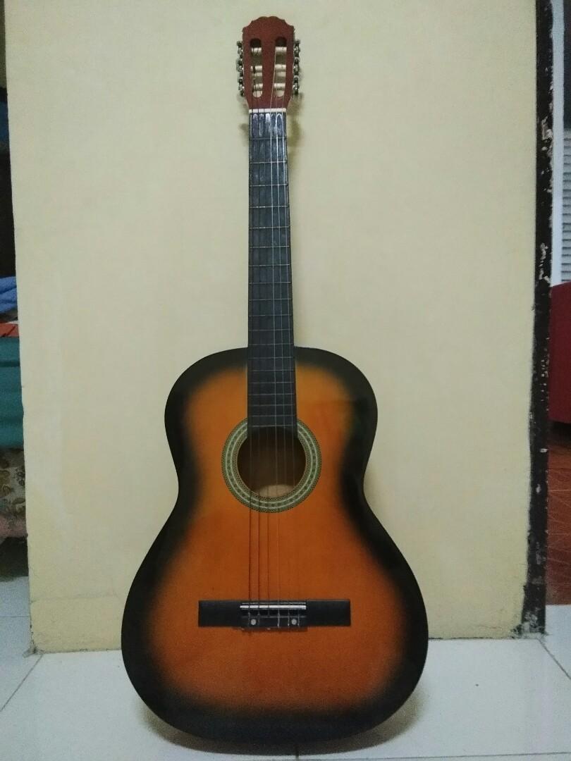 Jb Music Acoustic Guitar (Category: Musical Instruments) located in Bacoor. Submitted by andi2001 (Listing ID 224477898, Image 3). Description: This is my cousin's guitar and she wants to sell it because she already bought a new one..