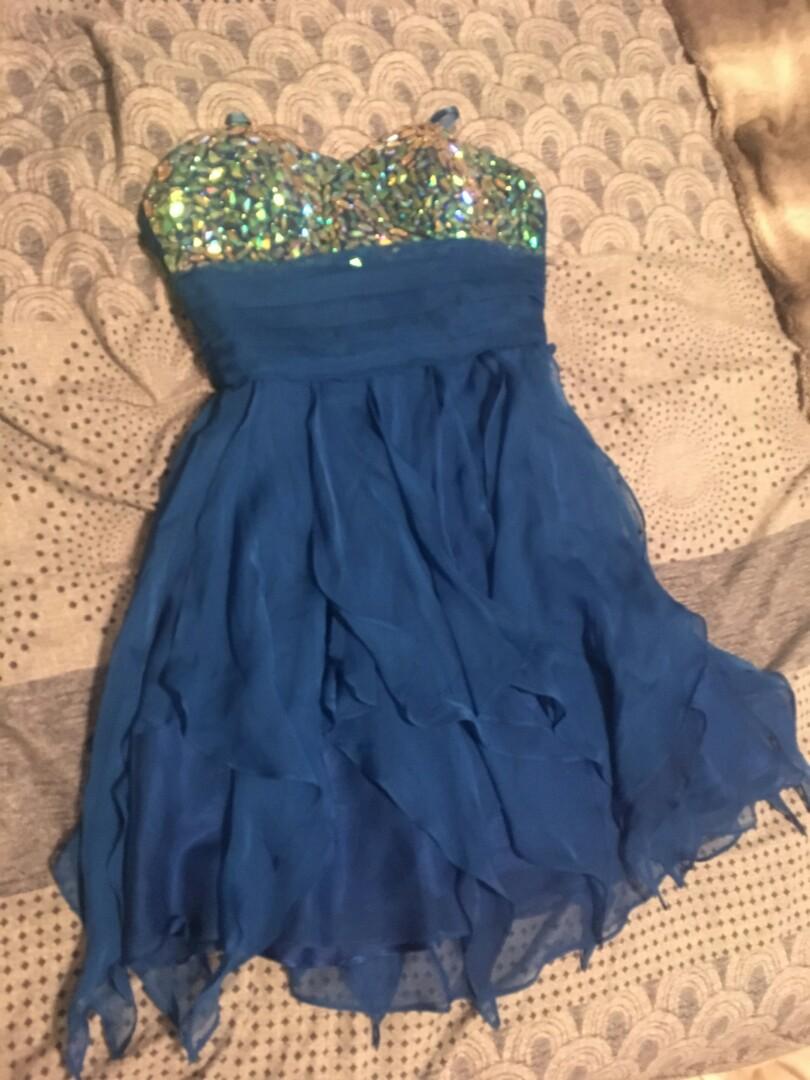 Le chateau prom discount dress