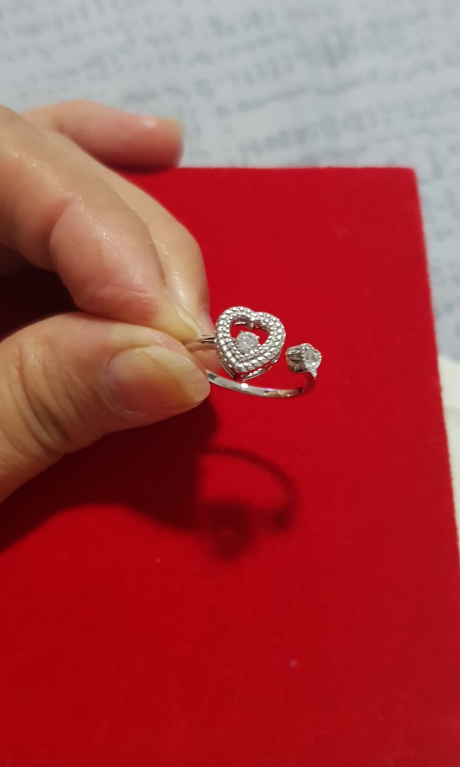 Dancing diamond hotsell engagement ring